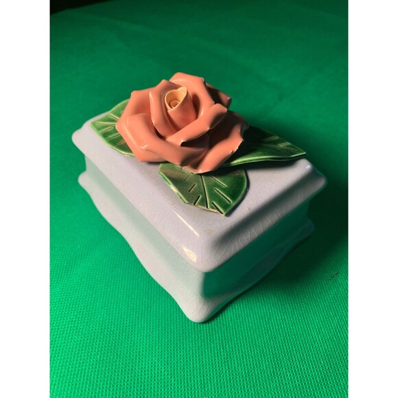 Vintage Rose Ceramic 4" x 3" box containing two trays dishes - Picture 2 of 5